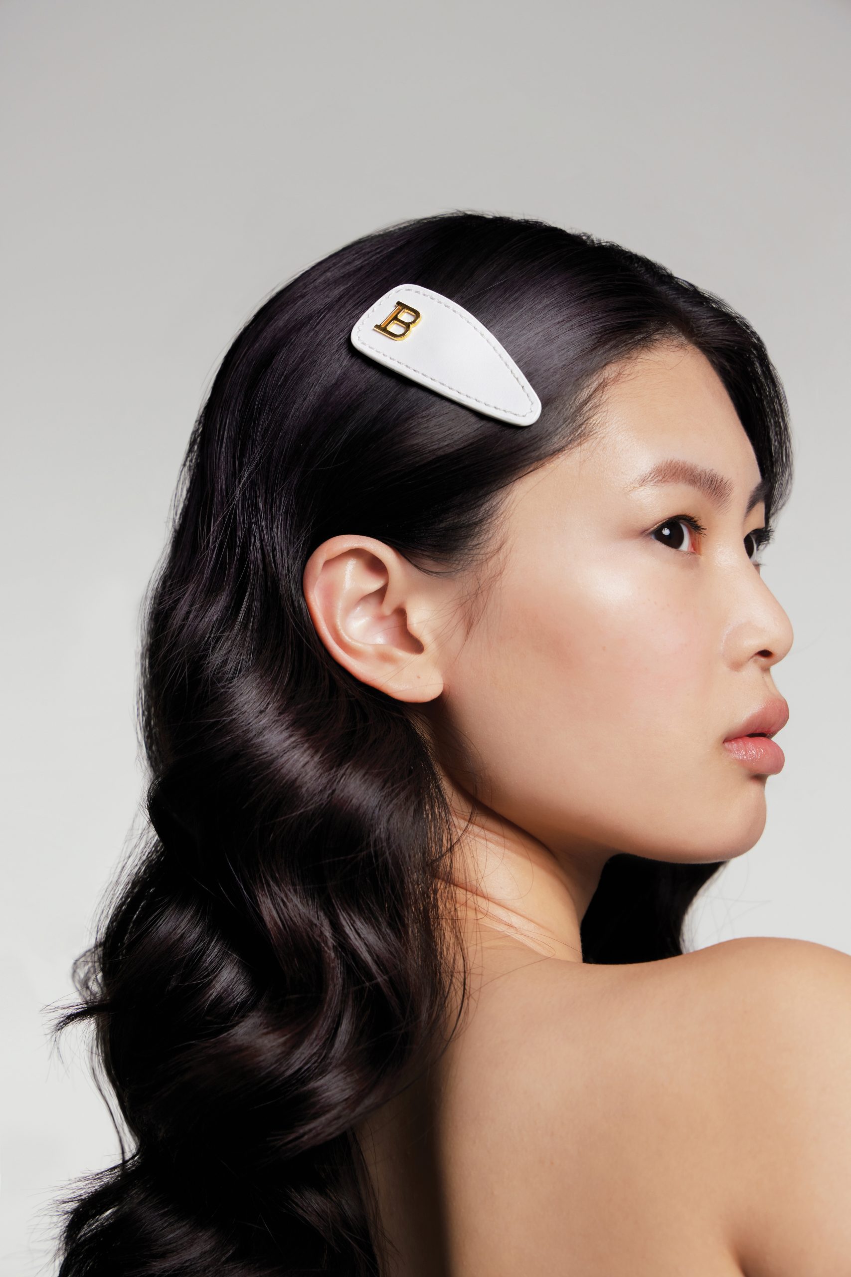 BALMAIN HAIR кожаная заколка для волос белая / Printemps Leather Snap Hair Clip White — изображение 4