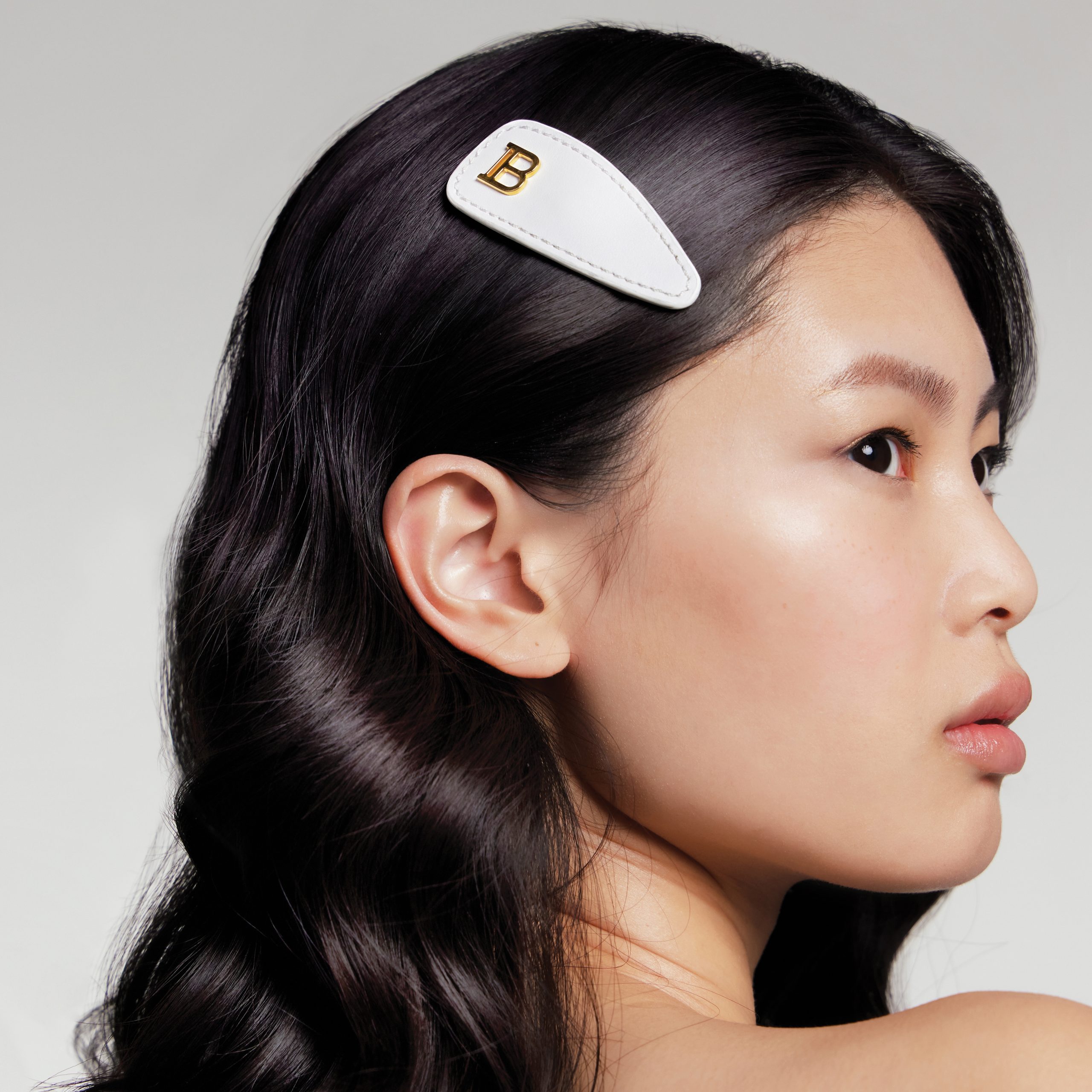 BALMAIN HAIR кожаная заколка для волос белая / Printemps Leather Snap Hair Clip White — изображение 3